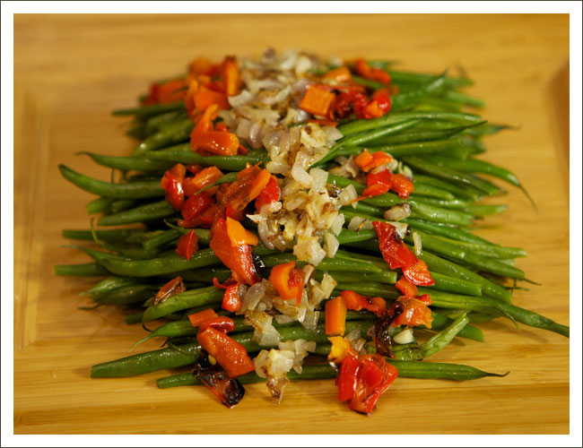 Green Beans with Shallots and Red Peppers